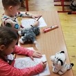Předškolička s budoucími prvňáčky